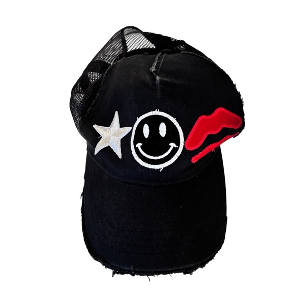 Lauren Moshi Black Smile/Lips Trucker Hat - Picture 1 of 6